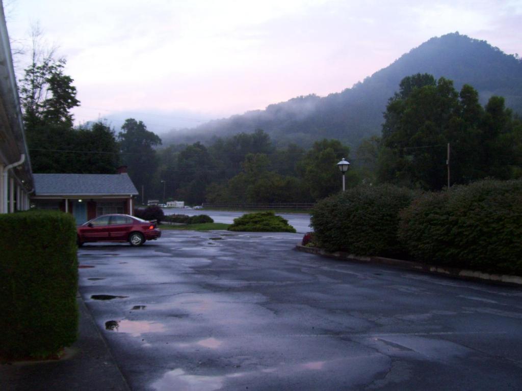 Parkway Inn Waynesville Exterior foto